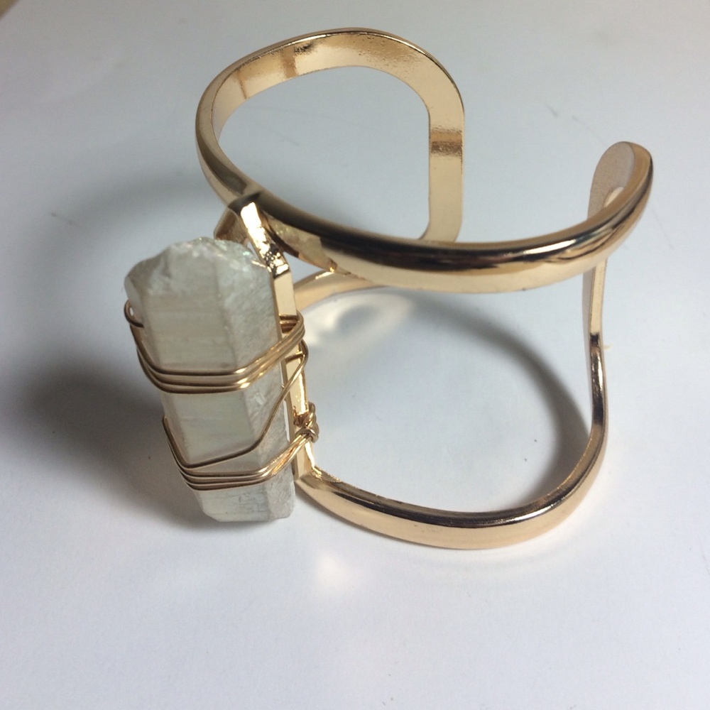 Large Quartz Statement Cuff Urban Outfitters - image 2